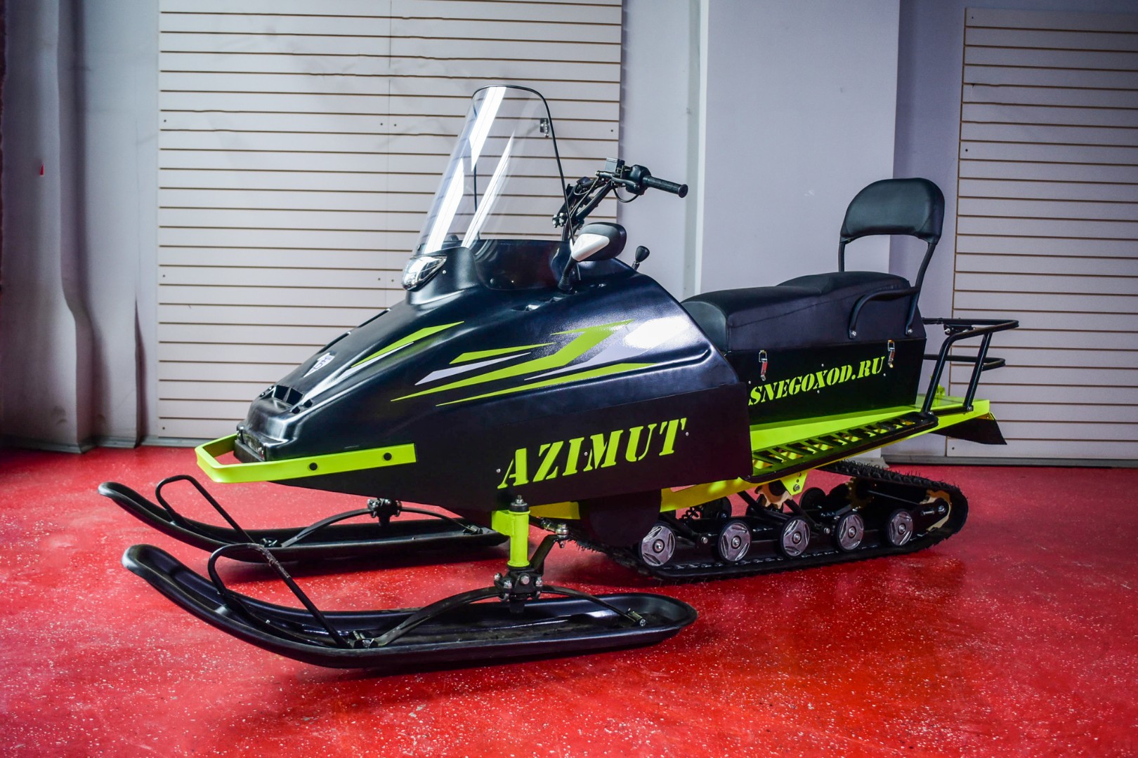 Миниснегоход Бурлак Азимут CS 27 л.с. (Черный) Миниснегоход Бурлак Азимут CS 27 л.с. (Черный)
