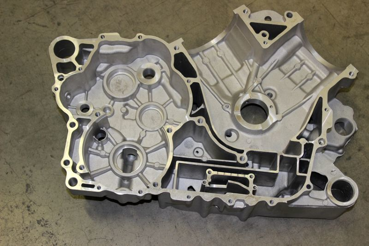 Картер половинка левая с вкладышами CFMOTO X8, Z8, U8 Картер половинка левая с вкладышами CFMOTO X8, Z8, U8