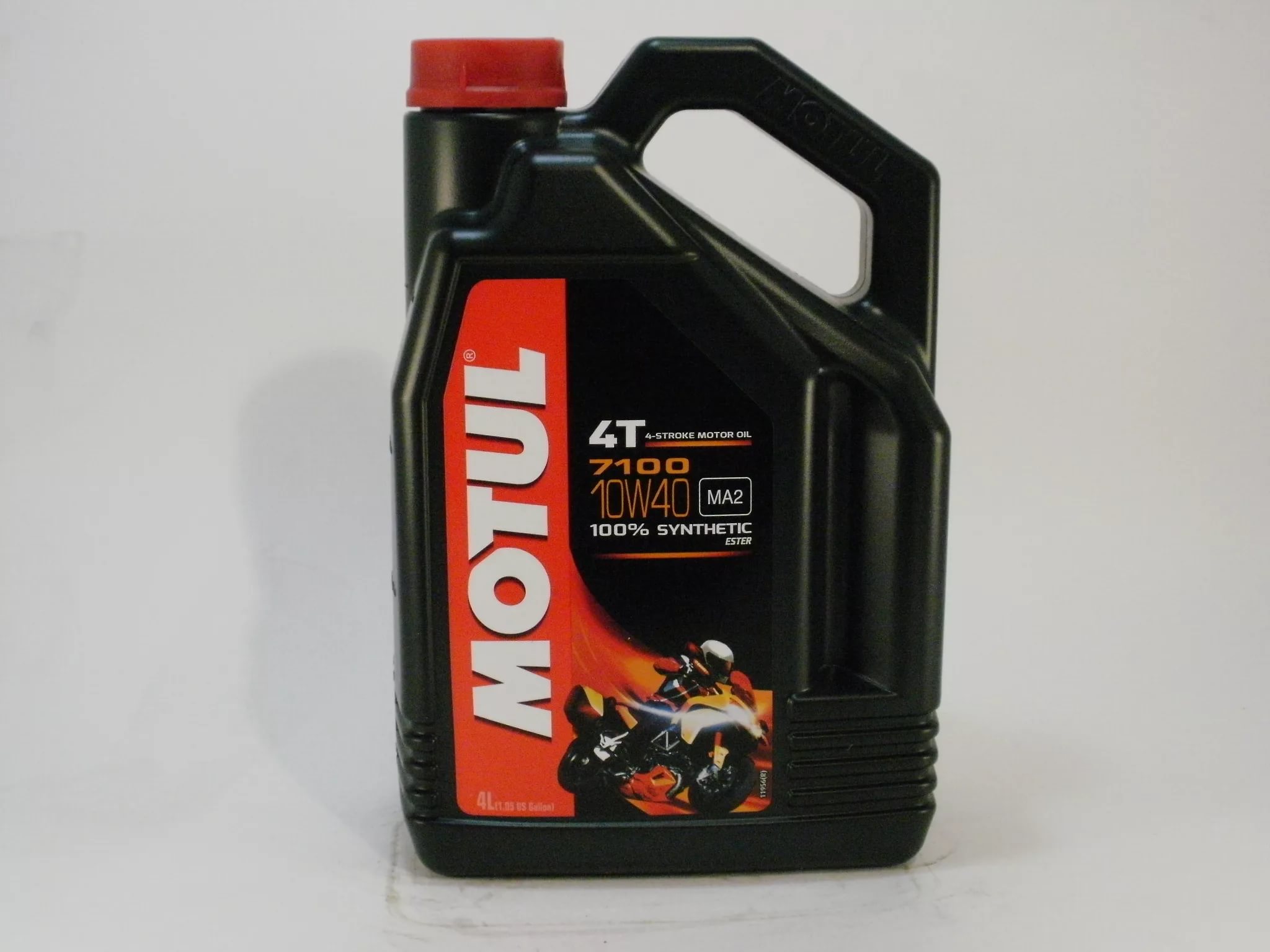 Масло Motul 4Т 10W-40 Синтетическое моторное 4л (для мотоцикла) Масло Motul 4Т 10W-40 Синтетическое моторное 4л (для мотоцикла)