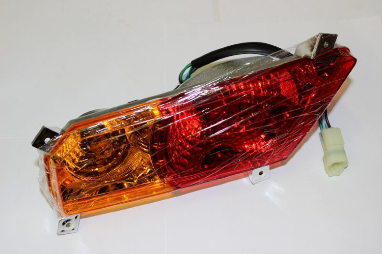 Фонарь стоп сигнала правый CFMOTO  X-8, Z6. (SUMITOMO) Фонарь стоп сигнала правый CFMOTO  X-8, Z6. (SUMITOMO)