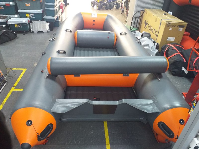 Лодка надувная ПВХ БайКат 470 Катамаран (Оранжево-графитовый) + усиленный транец, спинка заднего сид Лодка надувная ПВХ БайКат 470 Катамаран (Оранжево-графитовый) + усиленный транец, спинка заднего сид