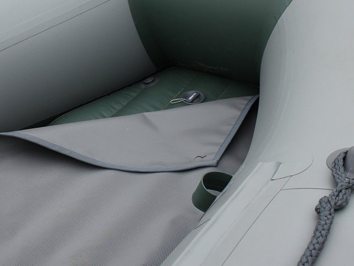 Коврик защитный в кокпит REEF 390 Коврик защитный в кокпит REEF 390