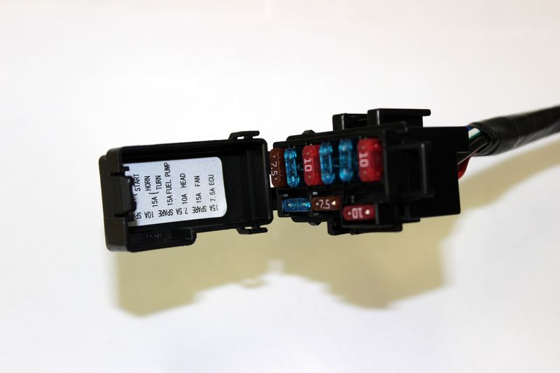 Блок предохранителей (15A) CFMOTO X8 Блок предохранителей (15A) CFMOTO X8