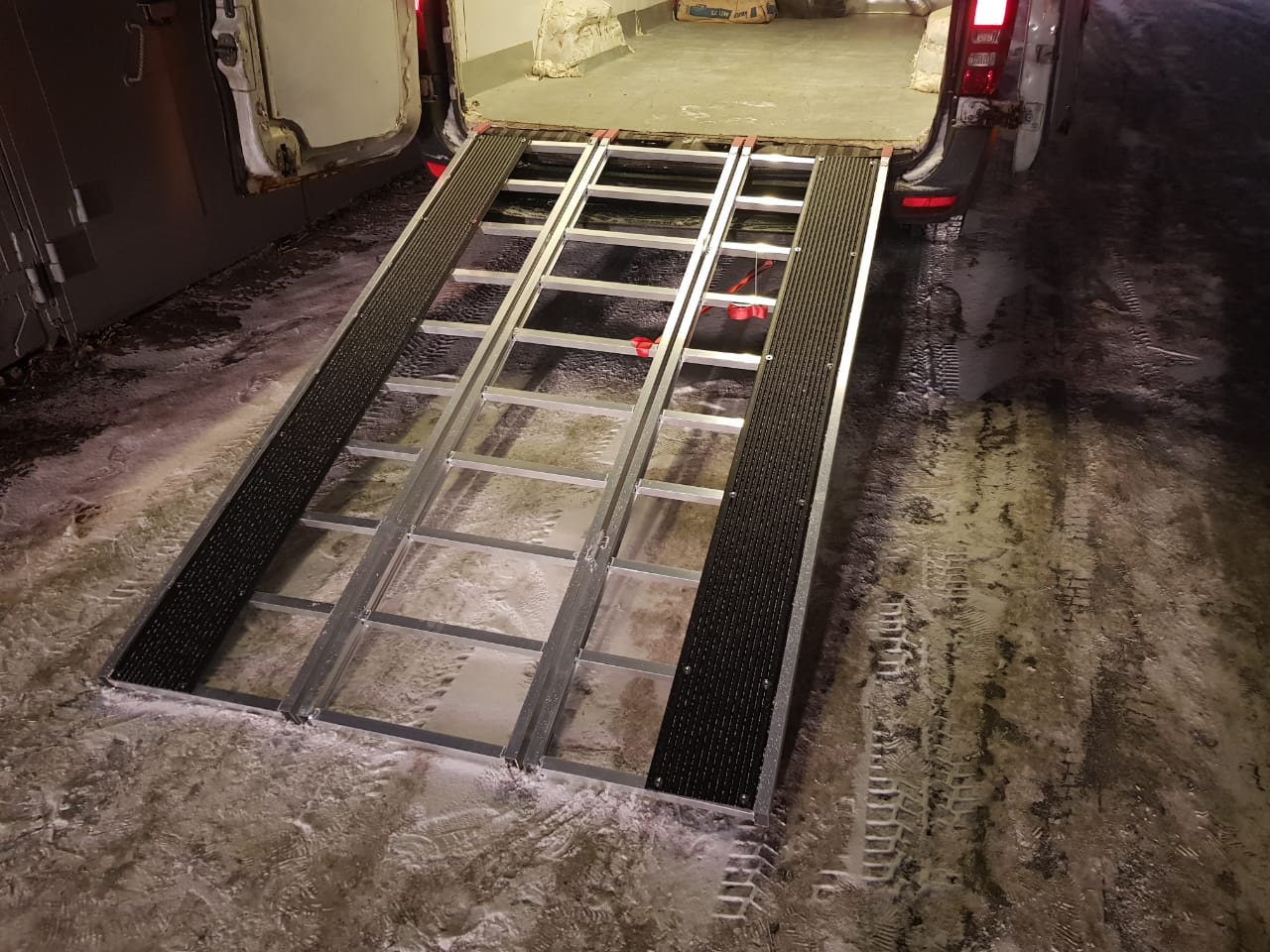 Рампа погрузочная складная для снегохода "Снегоход" + пластик Рампа погрузочная складная для снегохода "Снегоход" + пластик