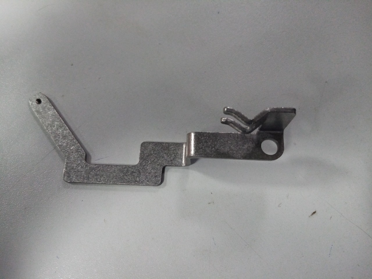 Рычаг заслонки дроселя Tohatsu/Mercury 2.5-3.5 оригинал Рычаг заслонки дроселя Tohatsu/Mercury 2.5-3.5 оригинал