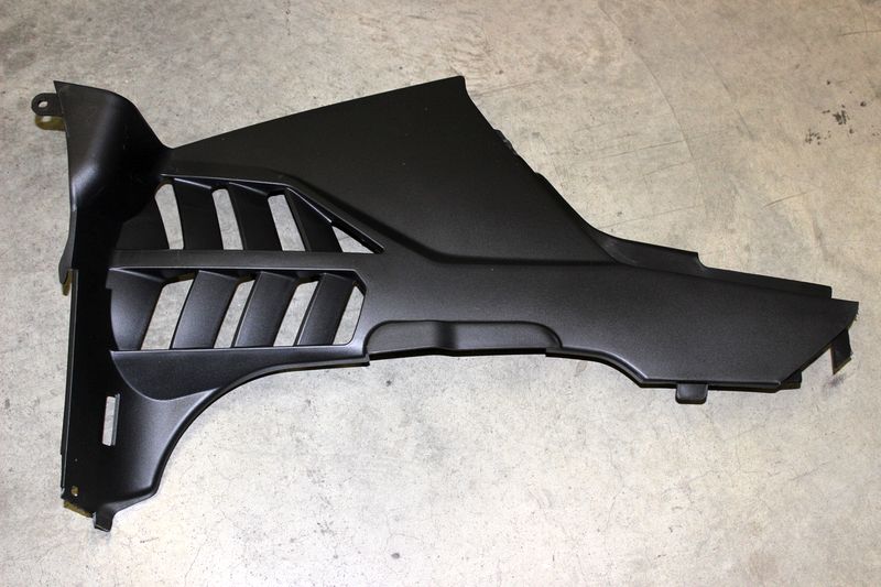 Облицовка боковая, левая CFMOTO Облицовка боковая, левая CFMOTO