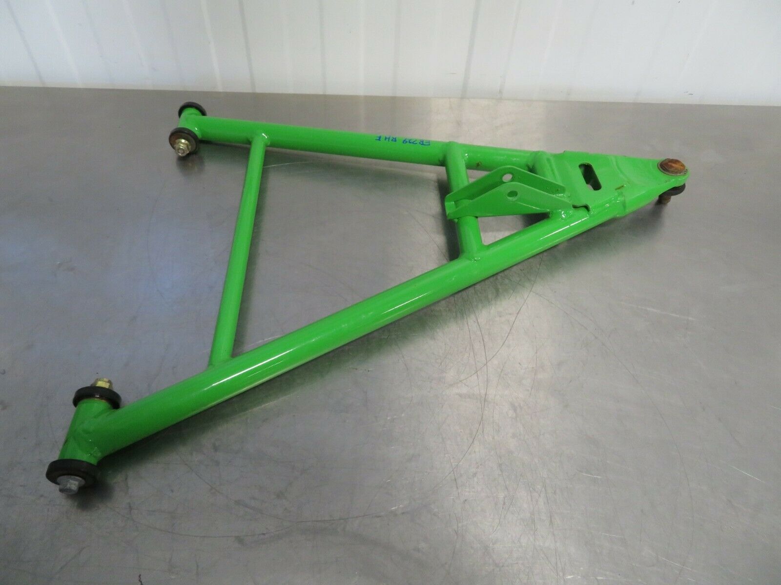 Рычаг передний нижний правый Arctic Cat WILDCAT Рычаг передний нижний правый Arctic Cat WILDCAT