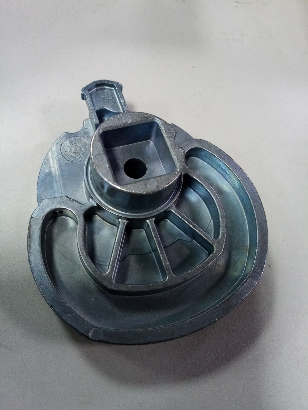 Шестеренка машинки газа-реверса Tohatsu/Mercury Шестеренка машинки газа-реверса Tohatsu/Mercury